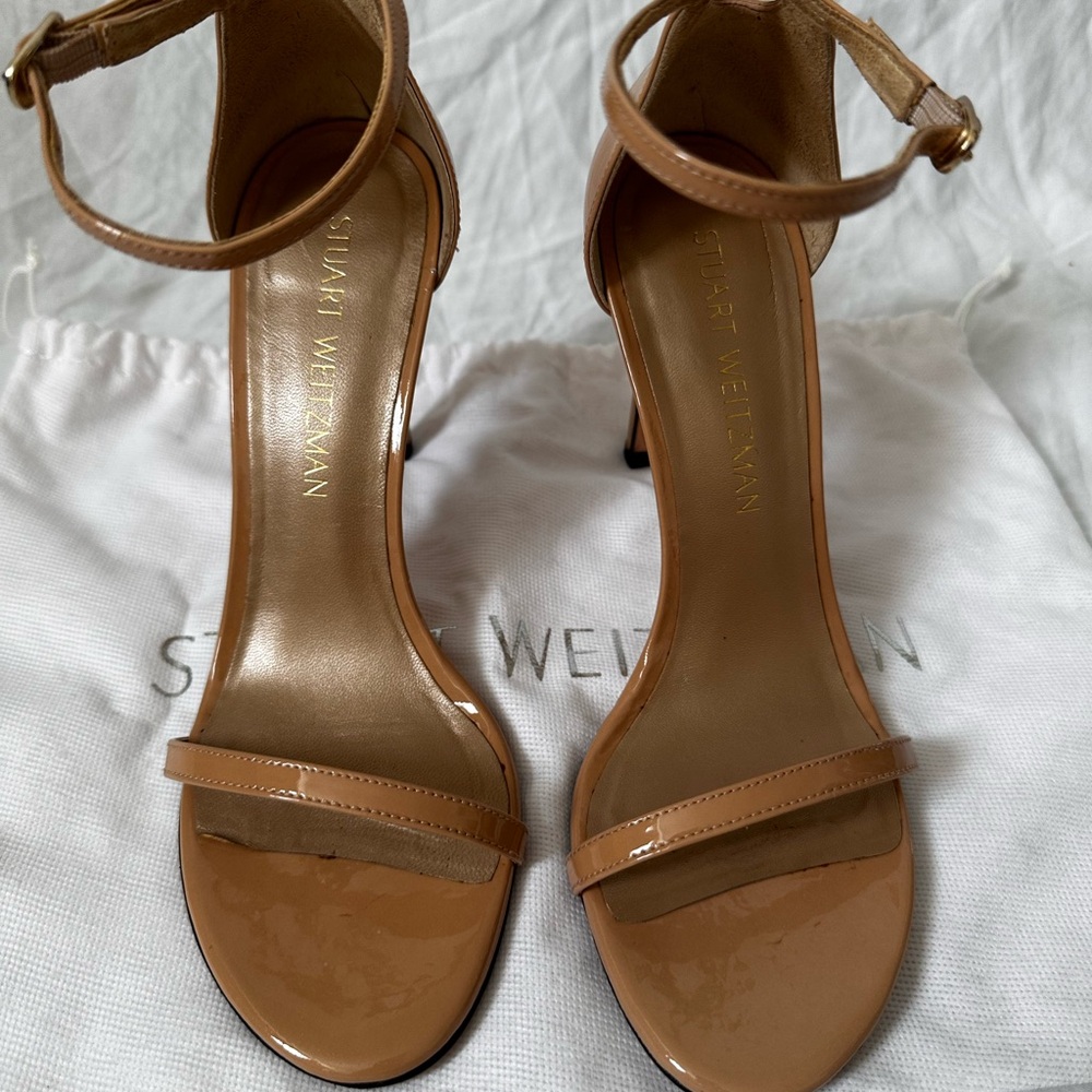 Stuart Weitzman Nudist Patent Leather Sandals in Nude 
Size 7 (Like NEW)